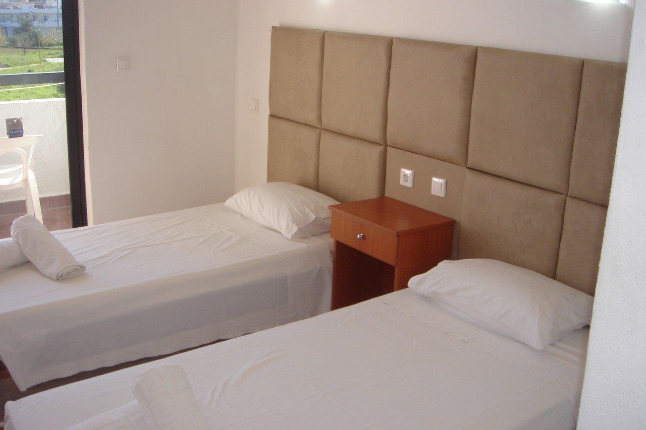 Butterfly Studios, פליראקי מראה חיצוני תמונה