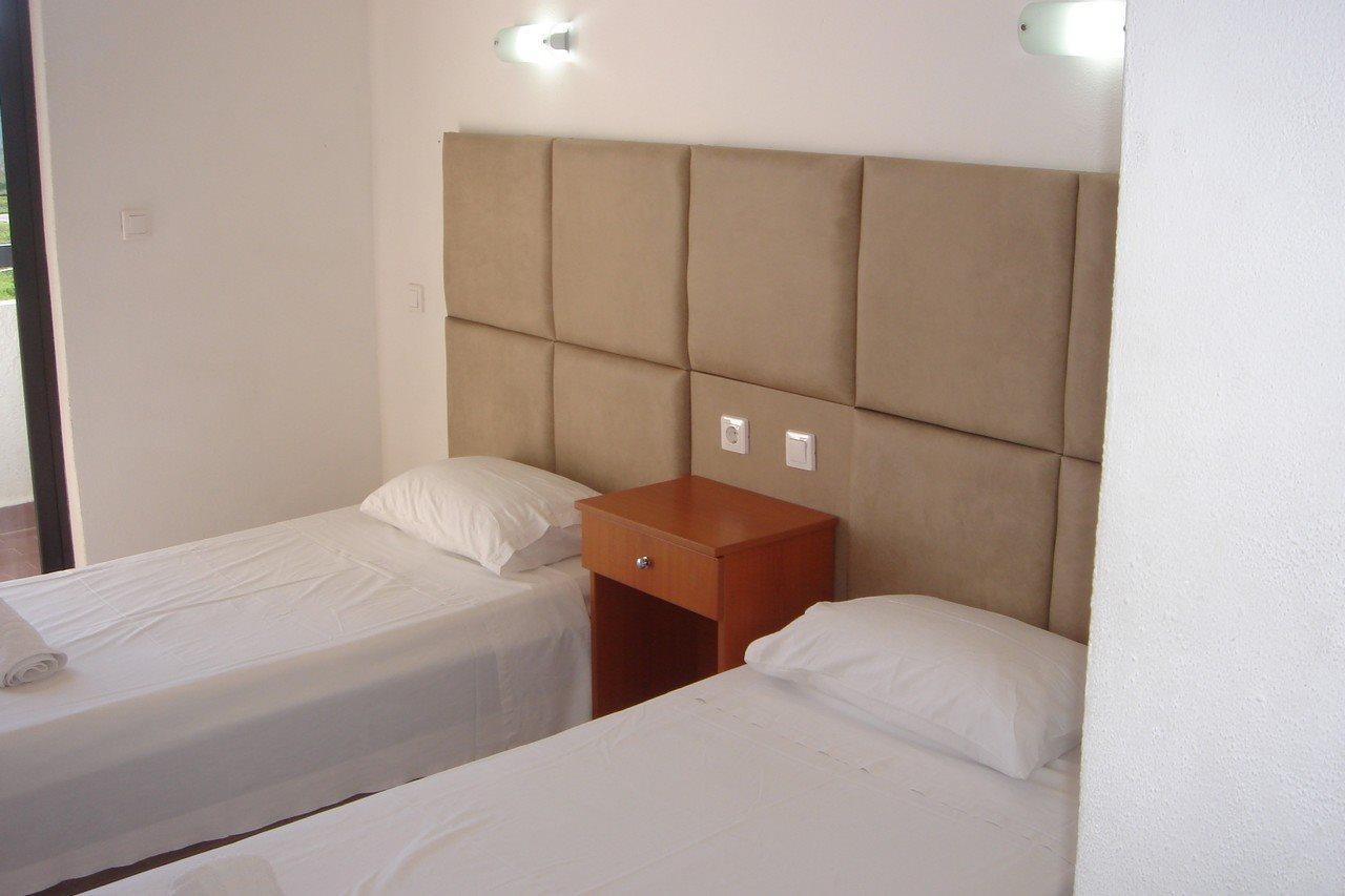 Butterfly Studios, פליראקי מראה חיצוני תמונה